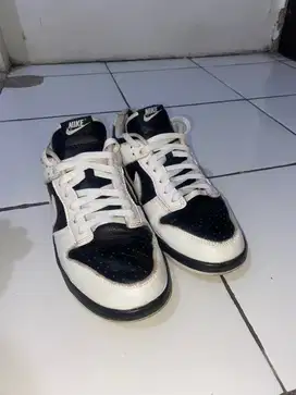 Sepatu Nike SB Panda Seken