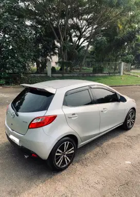 Mazda 2 AT 2013 Mobil Irit Kencang Keren