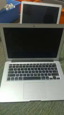 MacBook Second Kondisi Normal