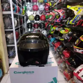 Membutuhkan Karywati Jaga Toko Helm