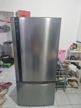 Kulkas panasonic inverter