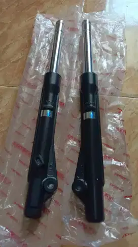 Shock depan motor grand