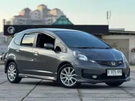 KM Antik 32RB Honda Jazz RS Matic Tahun 2014