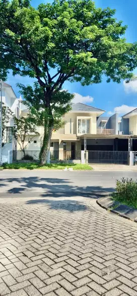 DISEWAKAN RUMAH ROYAL RESIDENCE LUAR CLUSTER 4KT BESAR LUAS WIYUNG