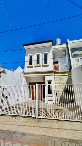 DISEWAKAN RUMAH DARMO PERMAI UTARA 2LT 3KT DEKAT PTC PASAR MODERN