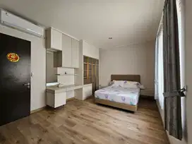 rumah golf island 10x15 design interior siap huni full furnished