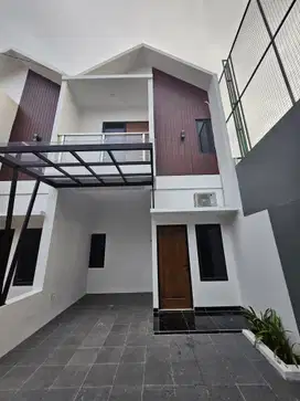 Jual rumah murah 2 lantai di Pekayon Kalisari Jakarta timur