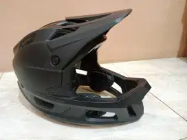 Helm downhill sepedah MTB