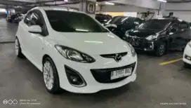 Mazda 2 R A/T 2011 Putih Pajak Panjang Low KM Mulus Bagus Tdp 8jt