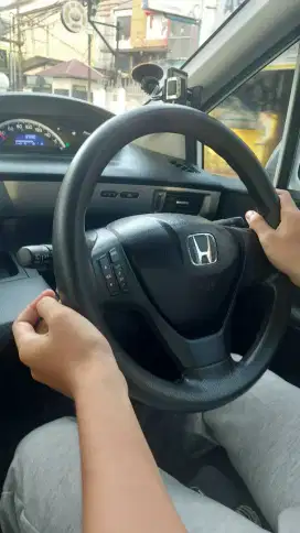 Honda Freed 2015 warna putih