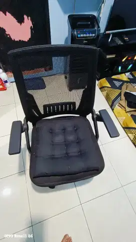 Kursi kantor pengangan bisa di turun naikan