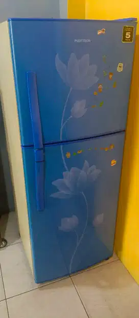 Unit kulkas merk Polytron 2pintu dingin bagus bergaransi