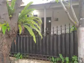 HOT SALE!!!RUMAH MEWAH SIAP HUNI LOKASI STRATEGIS AMAN DAN NYAMAN