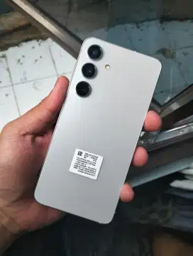 Samsung s24 8/258 silver baru 1 bulan