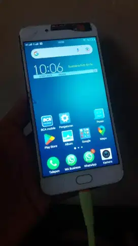 Vivo V5s ram 4/64 minus LCD retak2 masih normal semua