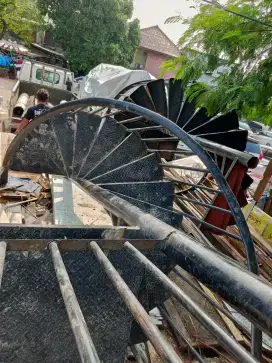Tangga putar besi tebal 350 cm