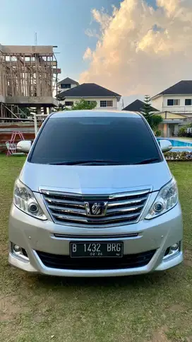 Toyota Alphard X 2012