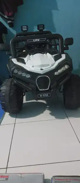 Mainan mobilan cas aki anak laki laki+ remote control