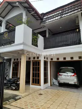 Dijual Rumah  Strayegis Dengan 7 Kamar Di Pasar Minggu Jakarta