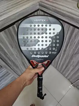 Dijuak bullpadel vertex kondisi apik baru pakai
