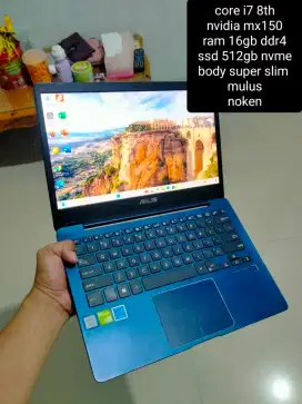 Laptop asus zenbook core i7 vga ram 16gb/ 512gb