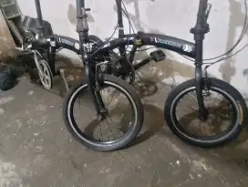 Sepeda lipat couple costum uk 18 dan 16 . Lama di taro jual cepat aja