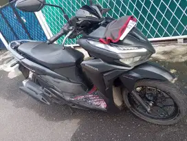 Vario 125 hitam