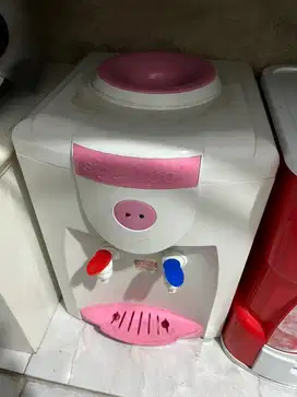 Dijual dispenser dan tempat beras