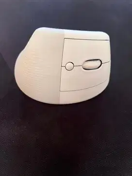 Logitech Lift Pale Grey