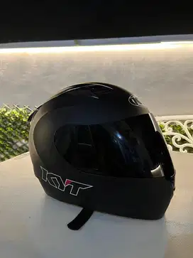 Helm KYT R10 Hitam
