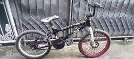 Sepeda bmx united jumper (alloy)