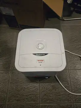 Water heater Ariston 15L 200W