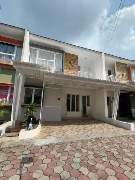 Di sewa Rumah 2 lantai Grand kelapadua Depok