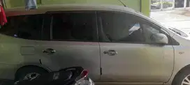 Nissan Livina 2012 Bensin