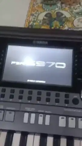 Dijual keyboard PSR - S  70 bekas rasa baru