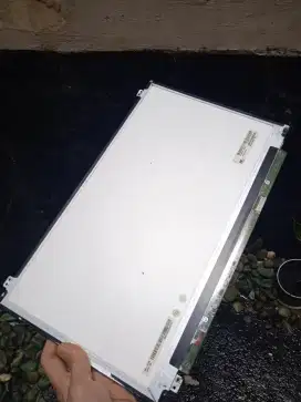 LCD LAPTOP TOSHIBA 15INCH NEGO