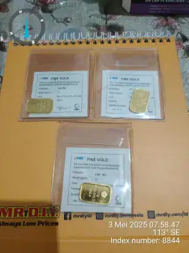 DIBELI emas antam harga tinggi