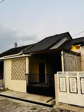RUMAH BARU DIKONTRAKAN KT. 3 KM.2