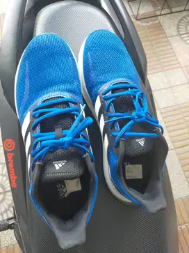 Sepatu Adidas run Falcon original ukuran 10 mulus bekas