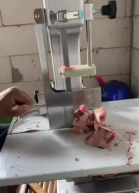 Pesin potong daging
