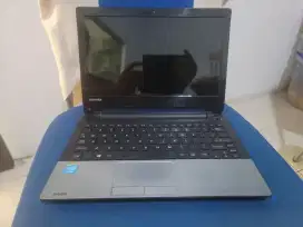 Laptop / notebook Toshiba saltelite NB10-A Bekas