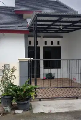 Dijual rumah siap huni di Pesona anggrek Bekasi