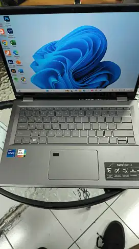 Acer spin 5 core i7-1355u