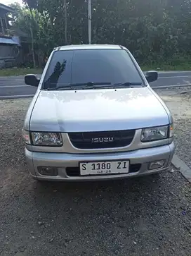 For sale Isuzu Panther LS 2002 MT