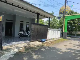 Disewakan rumah depan masjid,air semi jetpam, belakang lantai 2  jemur