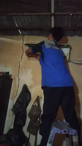 Jasa panggilan Service AC wilayah surabaya