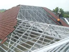 Rangka atap rumah&gudang mengunakan baja ringan 75×0,75