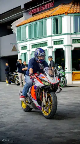 Motor Ganteng moge look