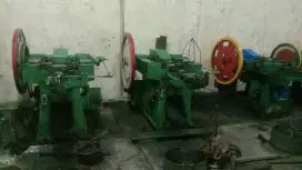 Mesin produksi paku