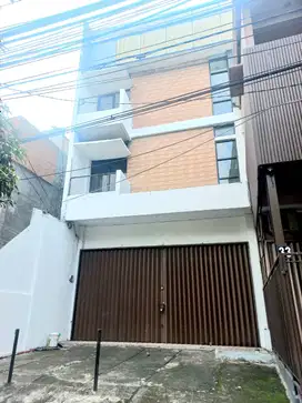 Disewakan Ruko Siap Pakai di Sayap Riau Bandung Mainroad